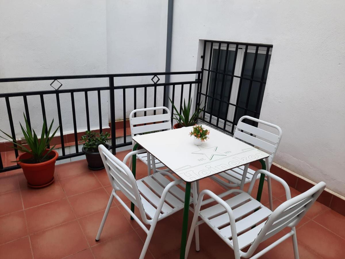 Apartamentos Clavero 10 Пласенсия Экстерьер фото